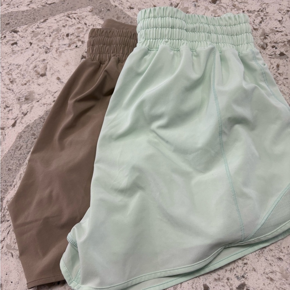 Lululemon hotty hot high rise 4” shorts